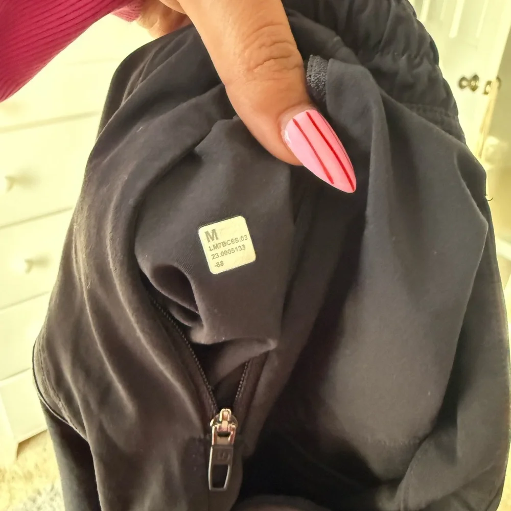 Lululemon Pace Breaker Black Athletic Shorts 7” - Picture 5 of 5